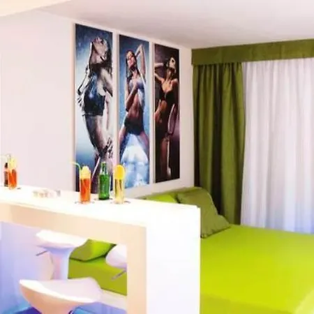 By Trh (adults Only) Apartment